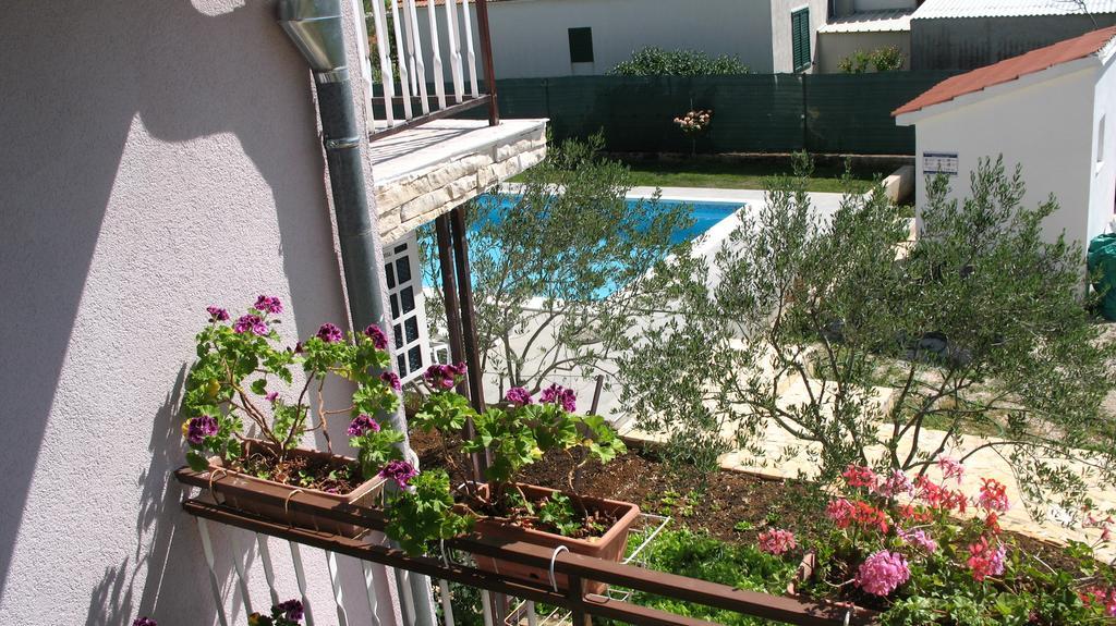 KrkaHaus Hotel Lozovac Bagian luar foto