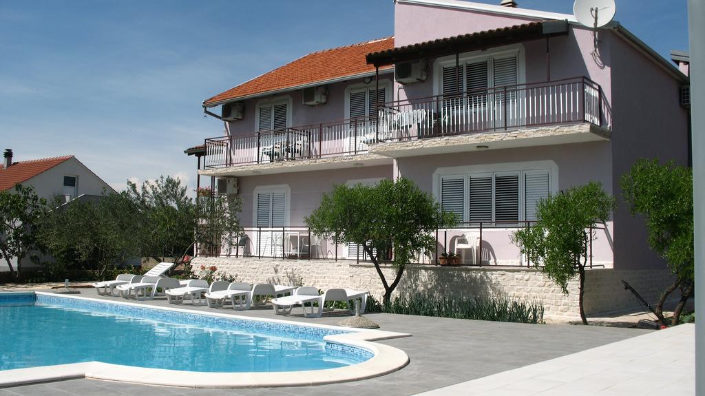 KrkaHaus Hotel Lozovac Bagian luar foto