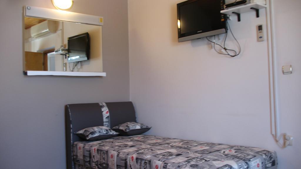 KrkaHaus Hotel Lozovac Bagian luar foto