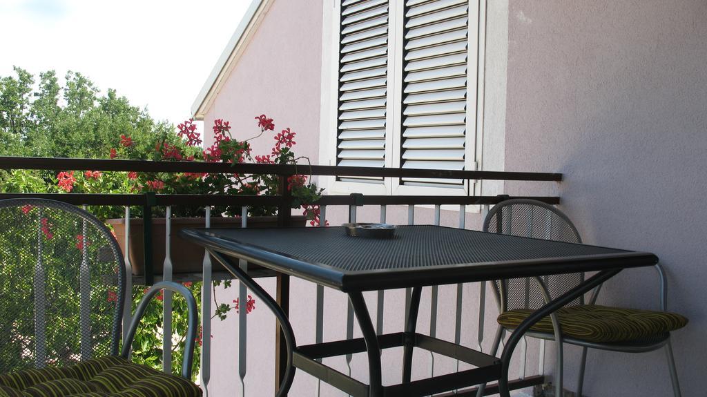 KrkaHaus Hotel Lozovac Bagian luar foto
