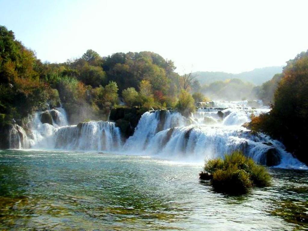 KrkaHaus Hotel Lozovac Bagian luar foto
