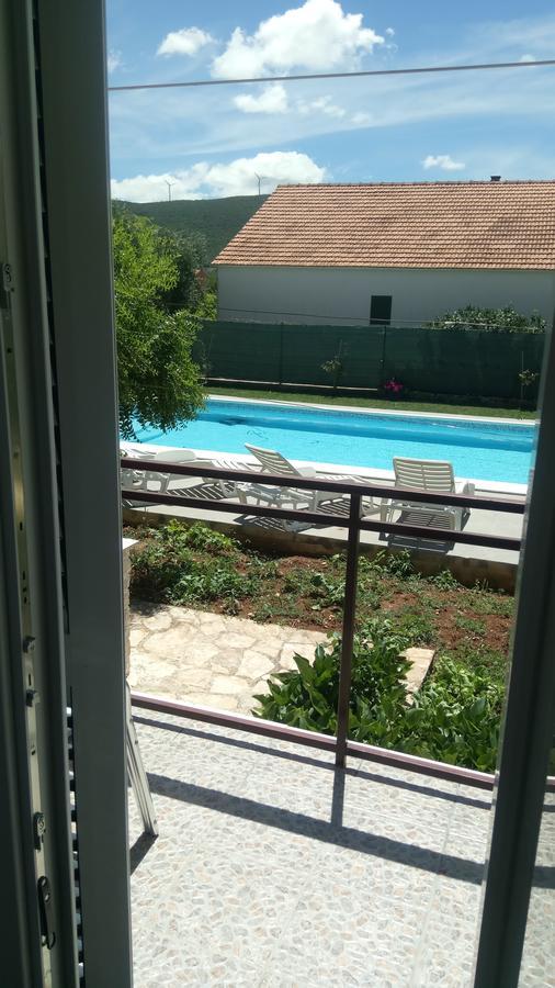 KrkaHaus Hotel Lozovac Bagian luar foto