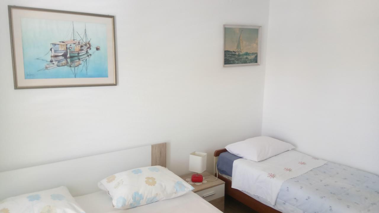 KrkaHaus Hotel Lozovac Bagian luar foto